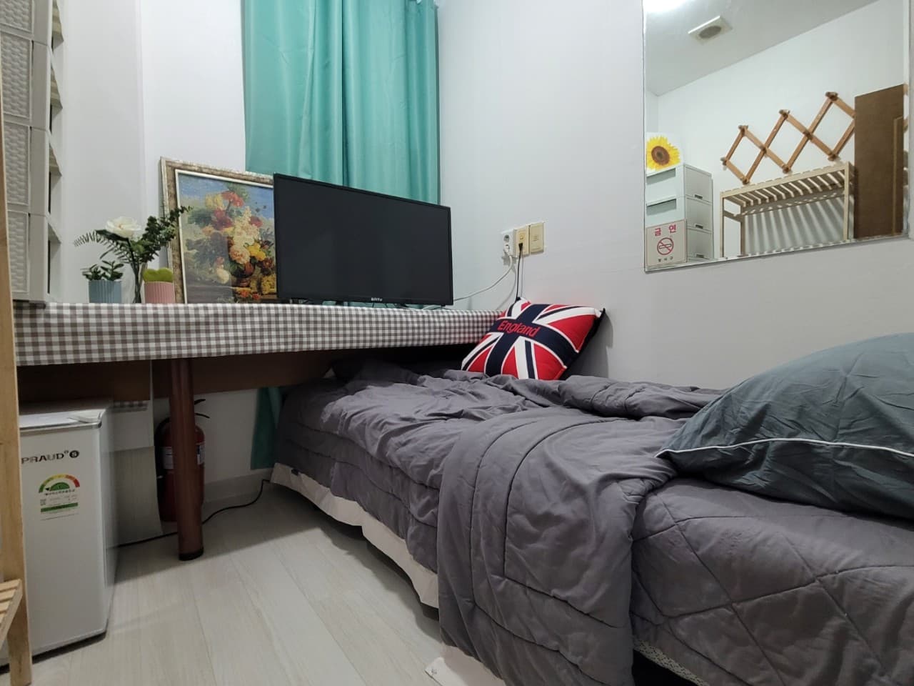 Mini Room — photo 1 of 7