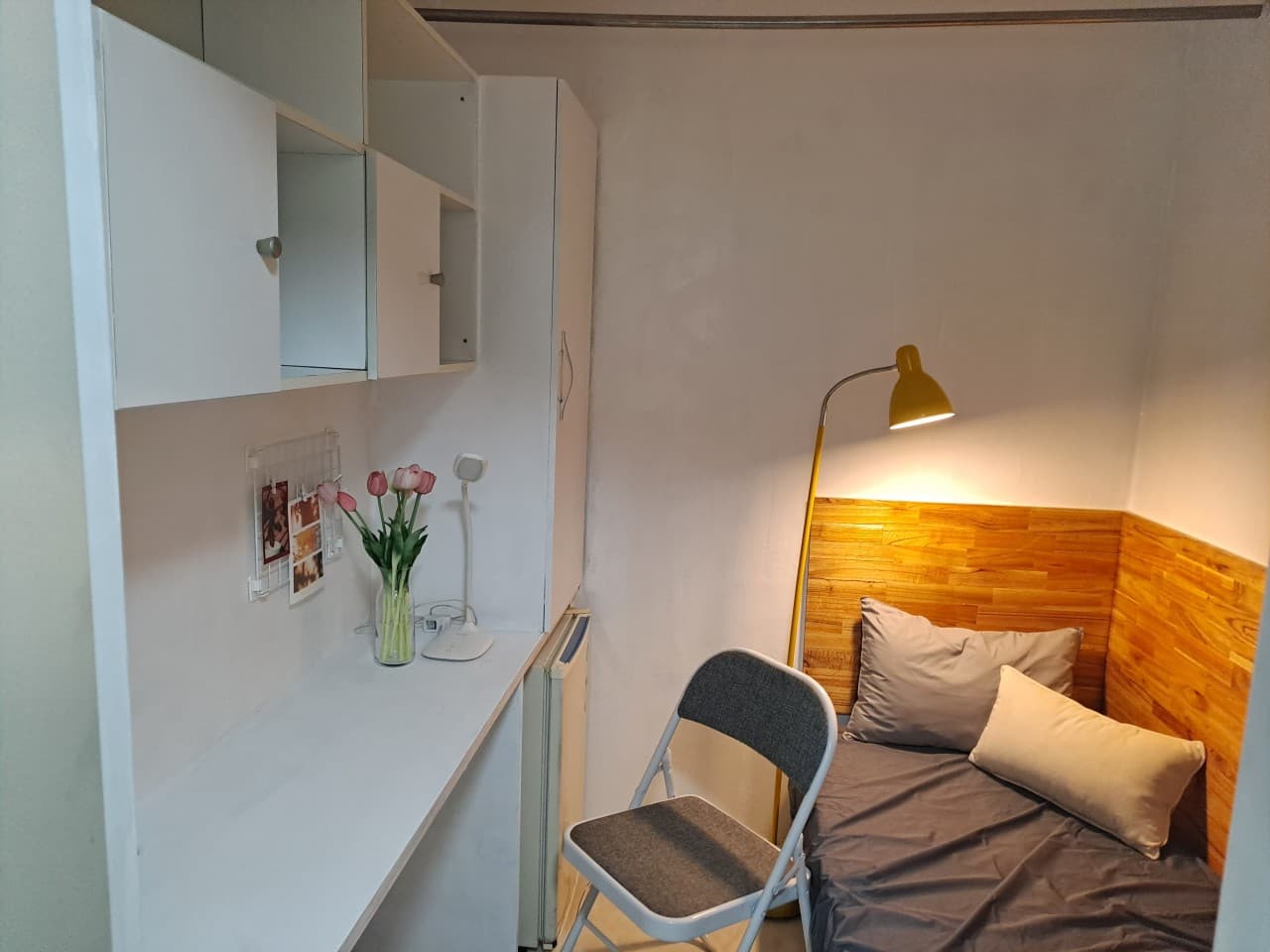 Wide Window Mini Room (Deposit 50,000 KRW) — photo 2 of 18