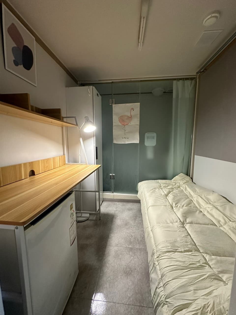 Suite Room Interior Window (Deposit 100,000 KRW) — photo 2 of 3