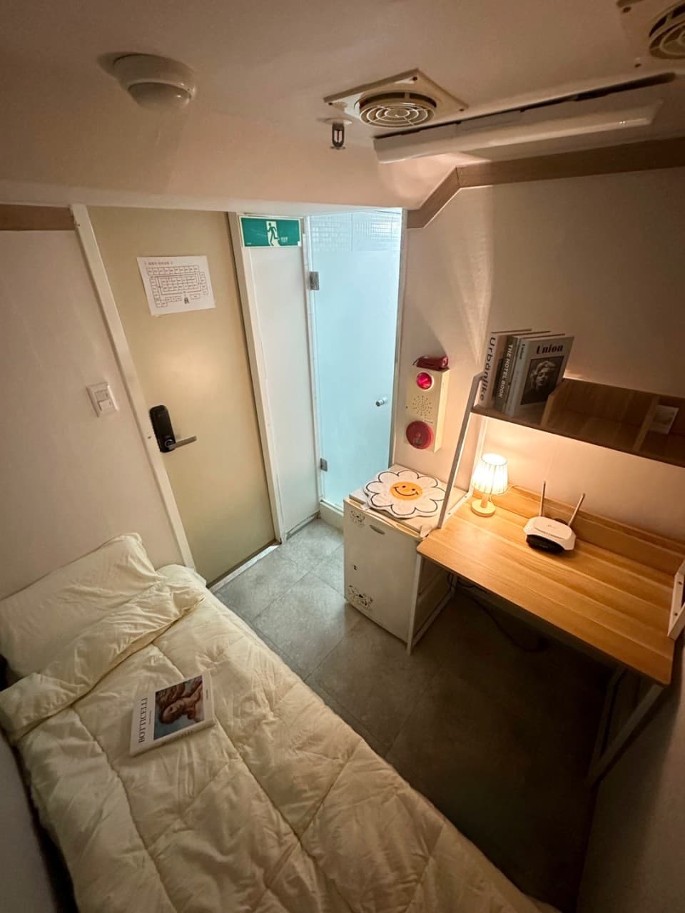 Deluxe (Deposit 100,000 Won) — photo 1 of 5