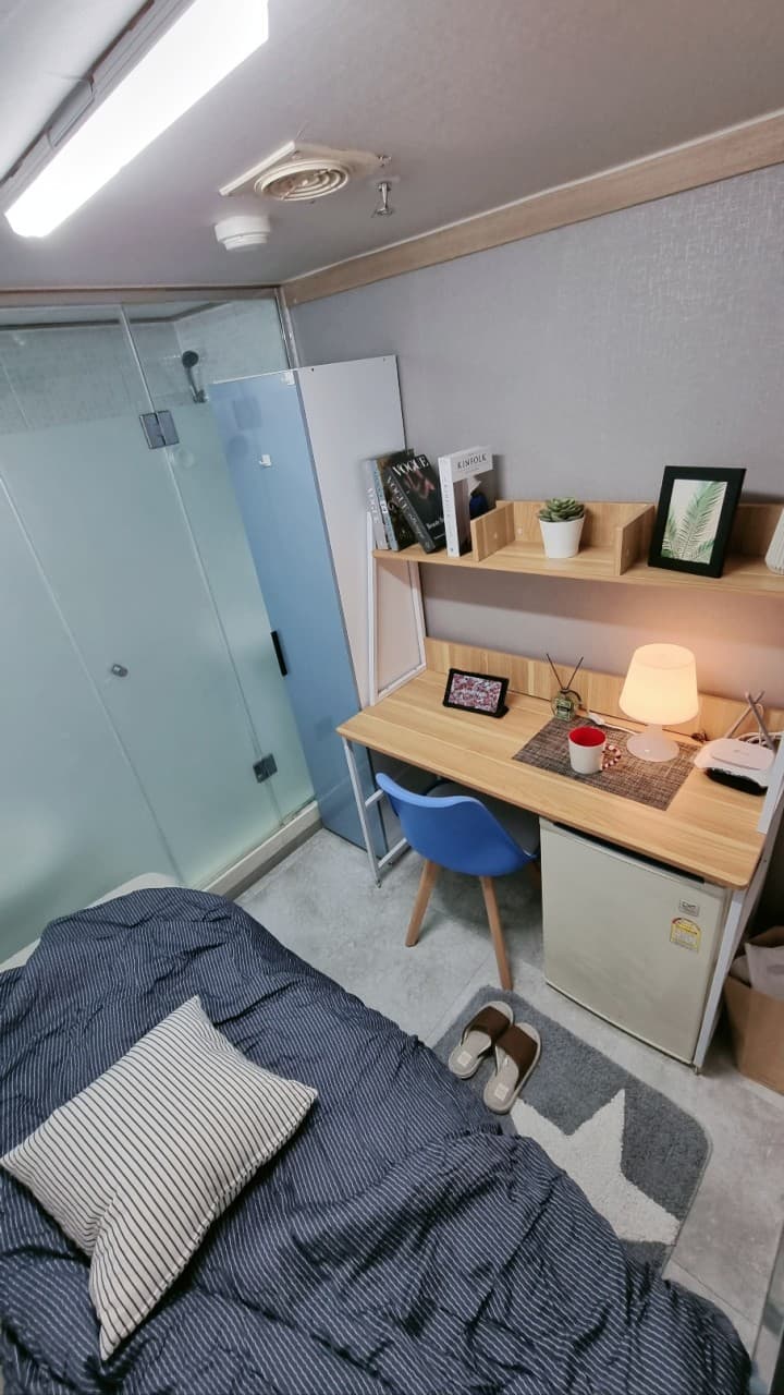 Standard (Deposit 100,000 KRW) — photo 1 of 6
