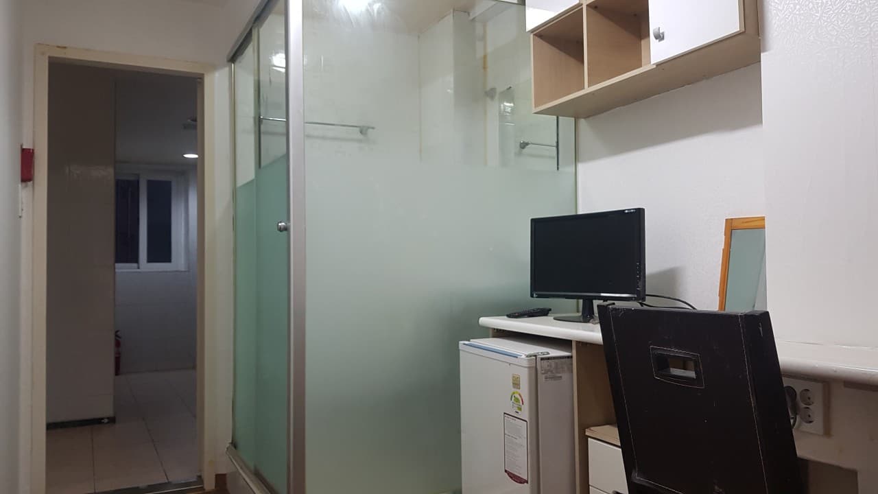 411B, 311B, 308B. (Deposit 50,000 won) — photo 2 of 15