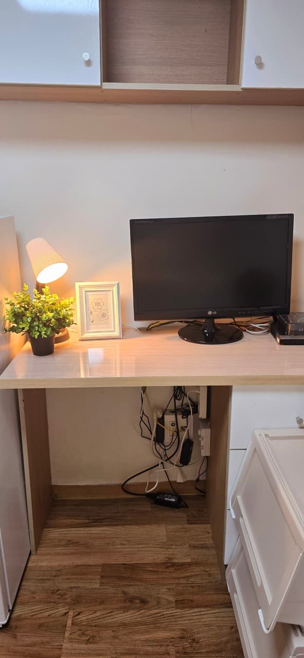 Premium Large Studio Room ( Deposit 350,000 KRW ) — photo 1 of 26