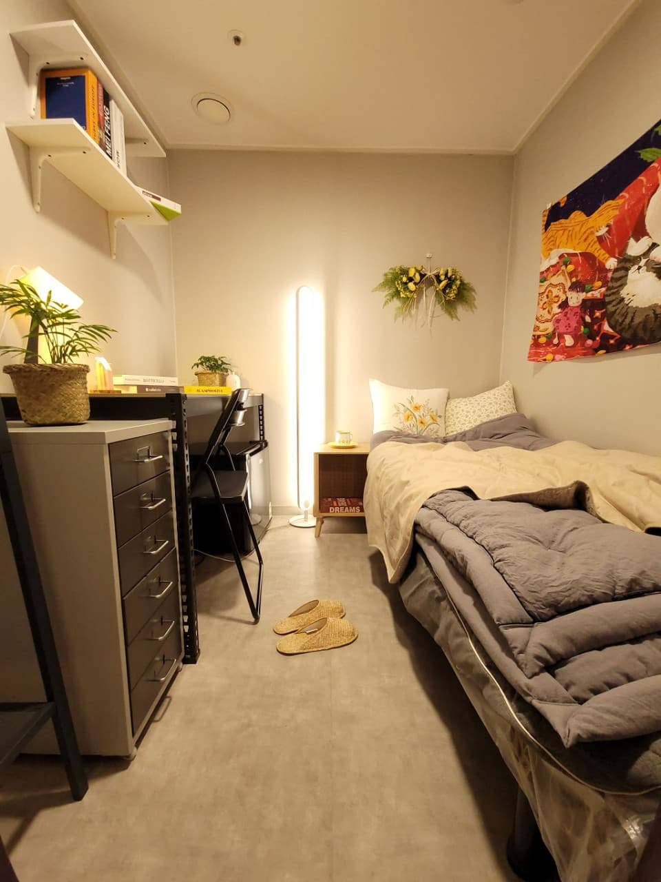 Interior Window Mini Room (Deposit 100,000 KRW) — photo 2 of 3