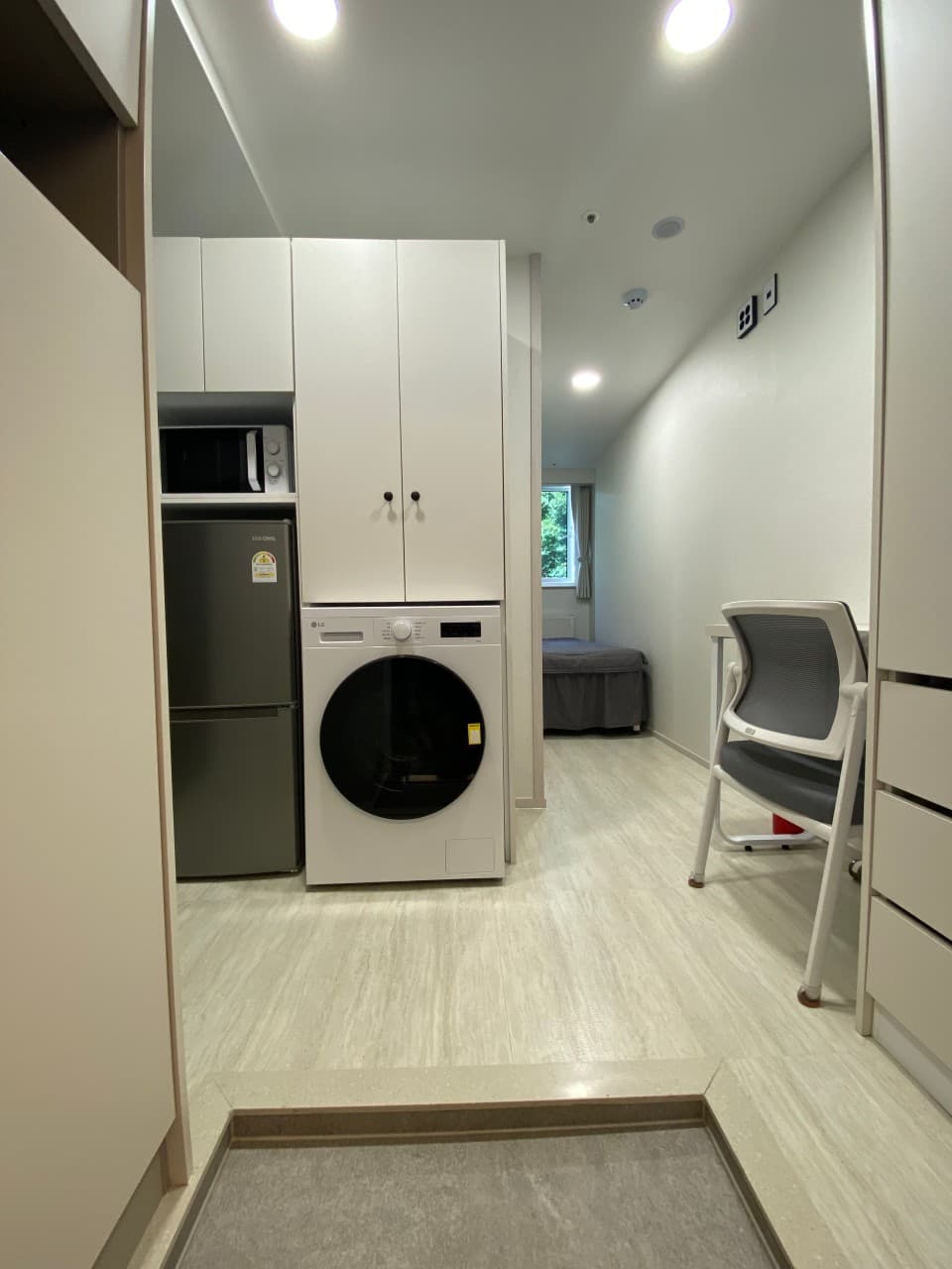 Deluxe Room (Deposit 300,000 KRW) — photo 2 of 25