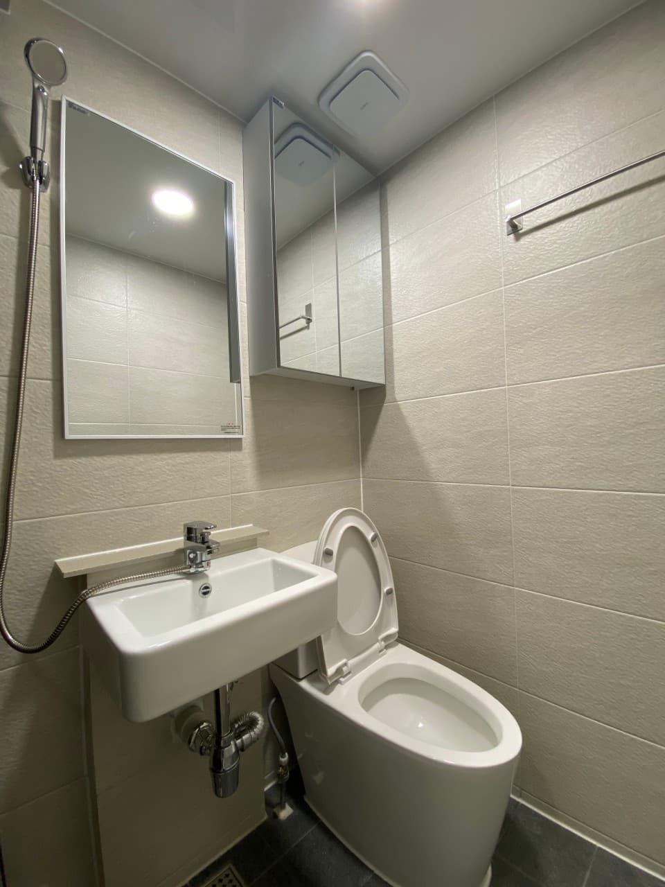 Deluxe Room (Deposit 300,000 KRW) — photo 25 of 25