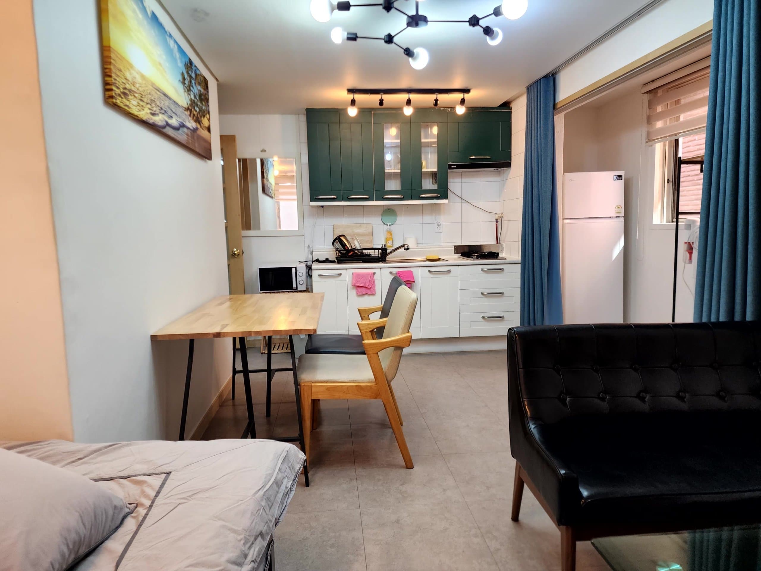 Room303 — photo 1 of 12