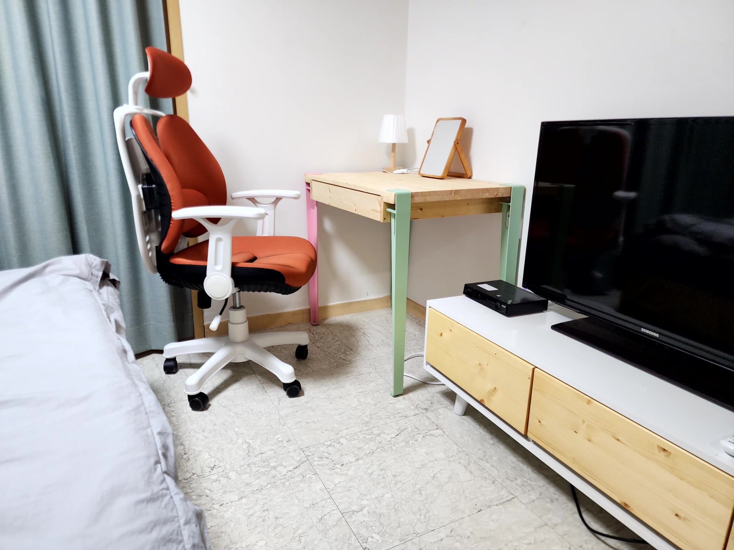 Room502 — photo 2 of 15
