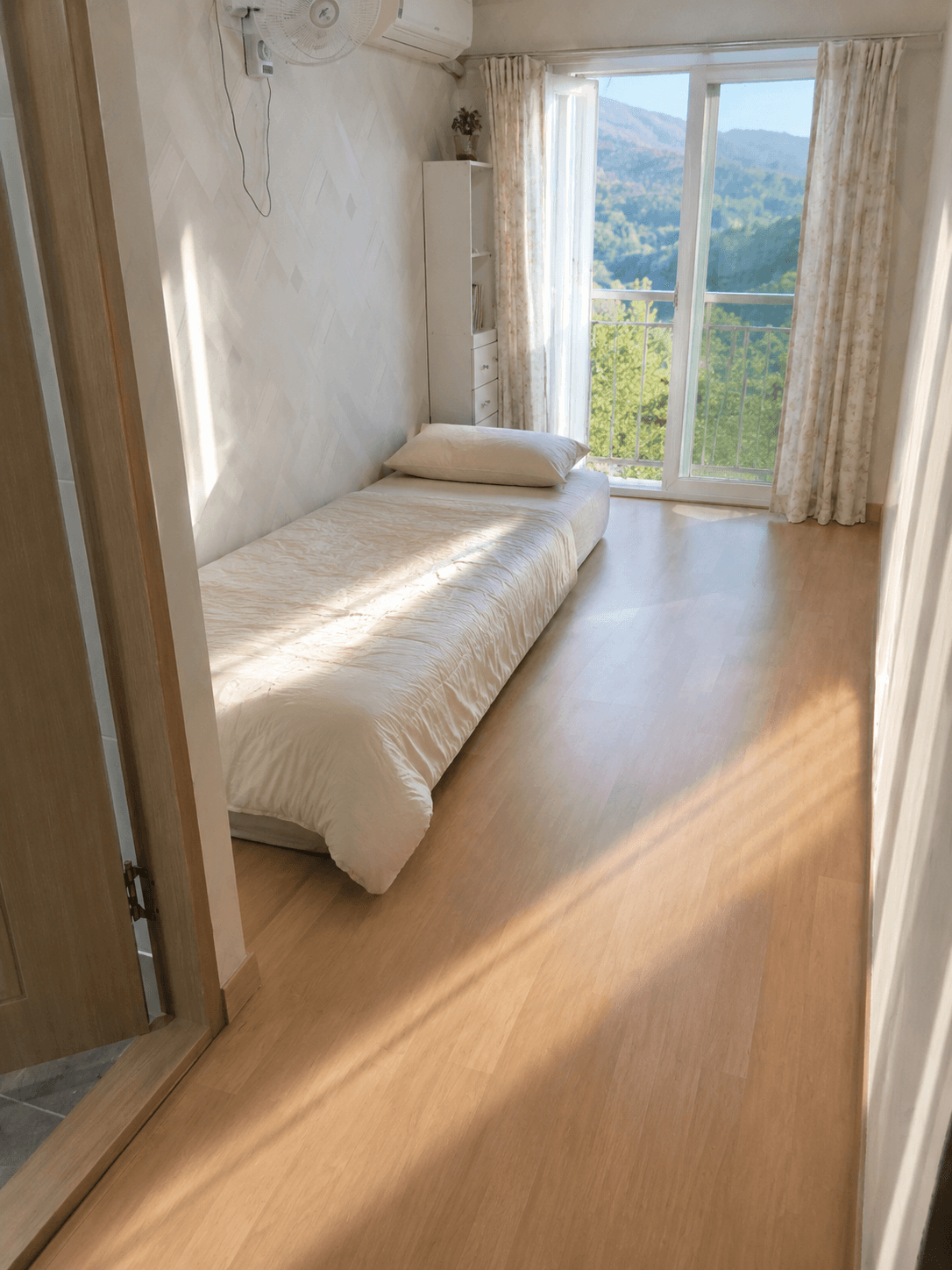 Stay Between Healing | Healing Space in Nature (Approx. 1,000 Pyeong). Single Room · Rice/Soup/Side Dishes Provided · Swimming Pool · BBQ
