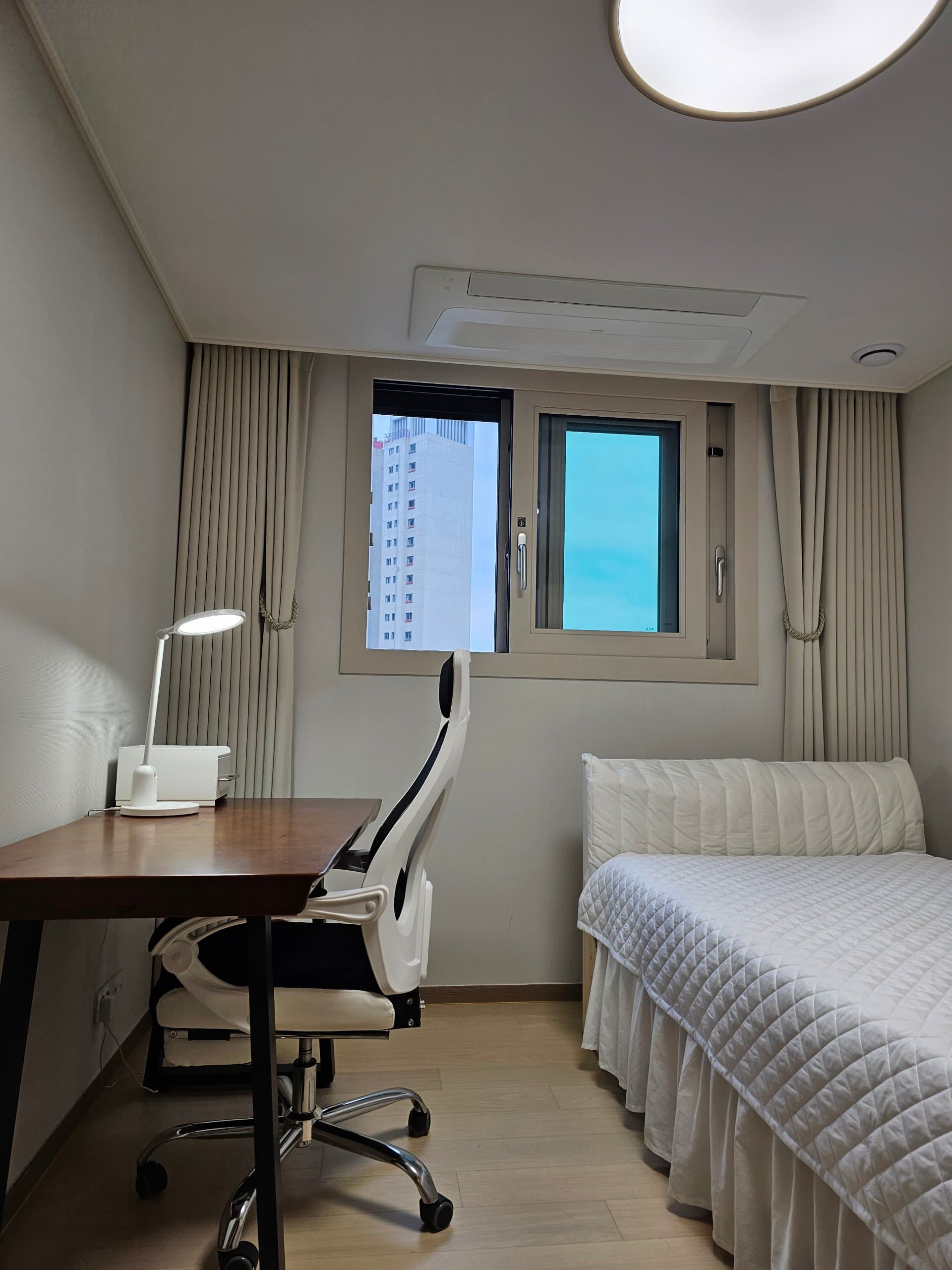 Room2 — photo 1 of 4