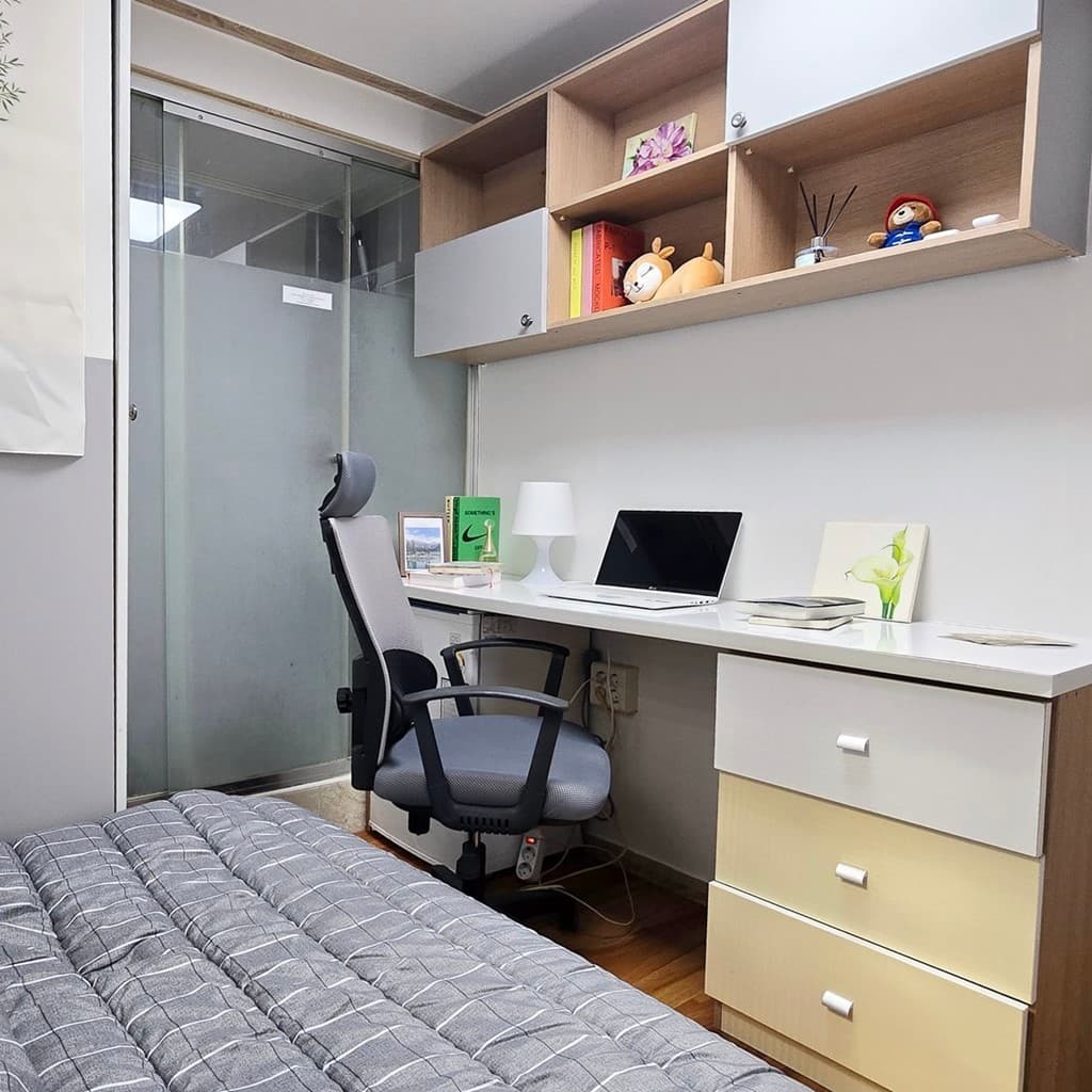 Standard Room (Deposit 100,000 KRW) — photo 2 of 10