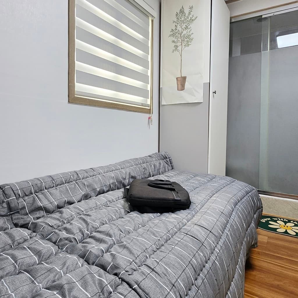 Premium Studio (Deposit 100,000 KRW) — photo 11 of 11