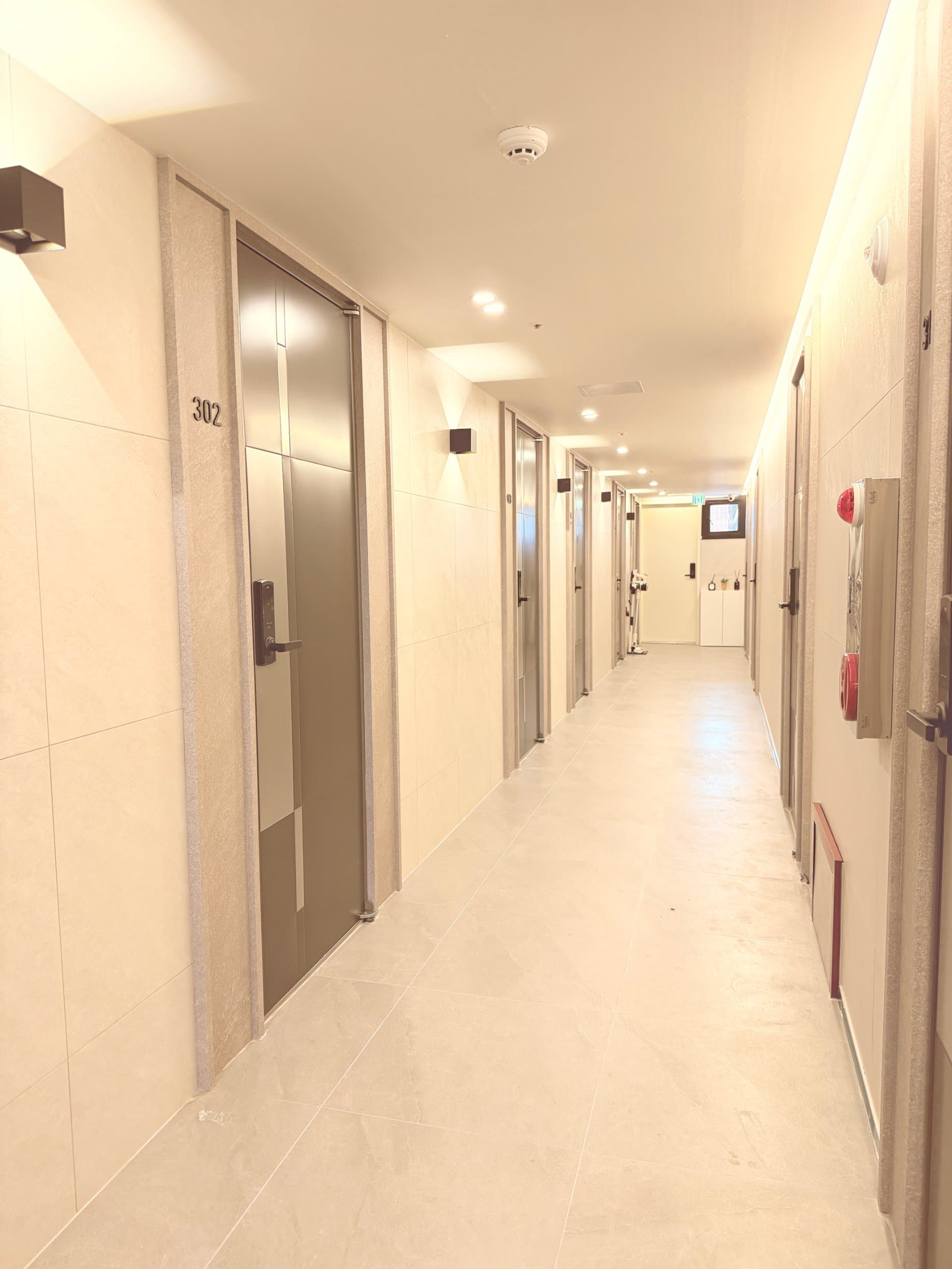 Newly Built Premium Goshitel Near University of Seoul and Cheongnyangni Station