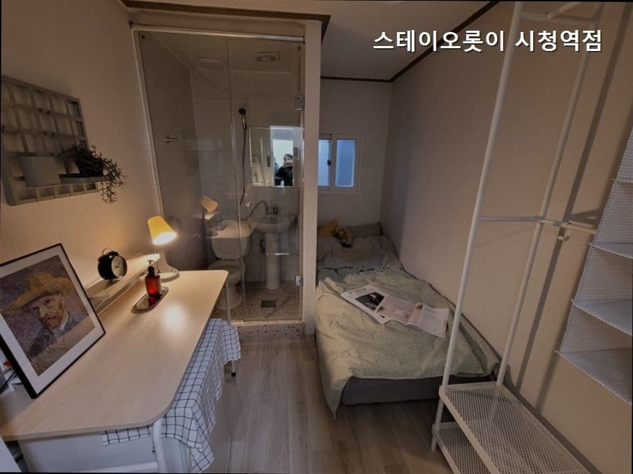 스테이오롯이 시청역점 — photo 2 of 36
