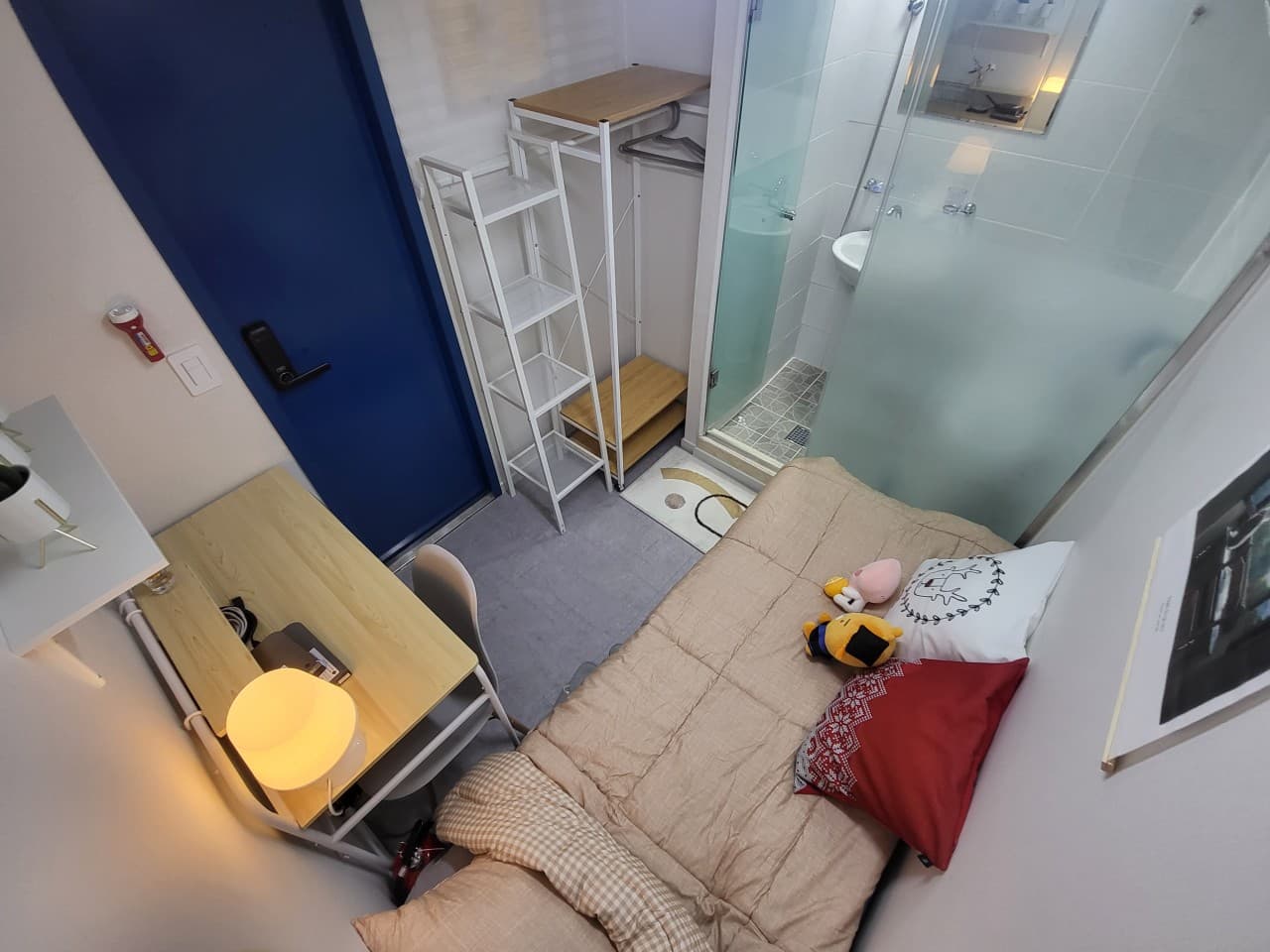 Room 215 (Deposit 100,000 won) — photo 2 of 4