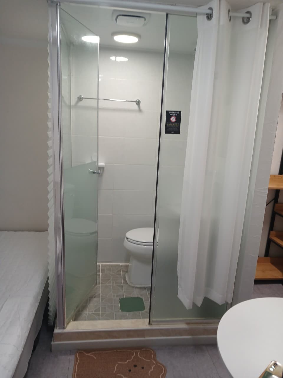 Room 302, Room 213 (Deposit 100,000 won) — photo 1 of 5