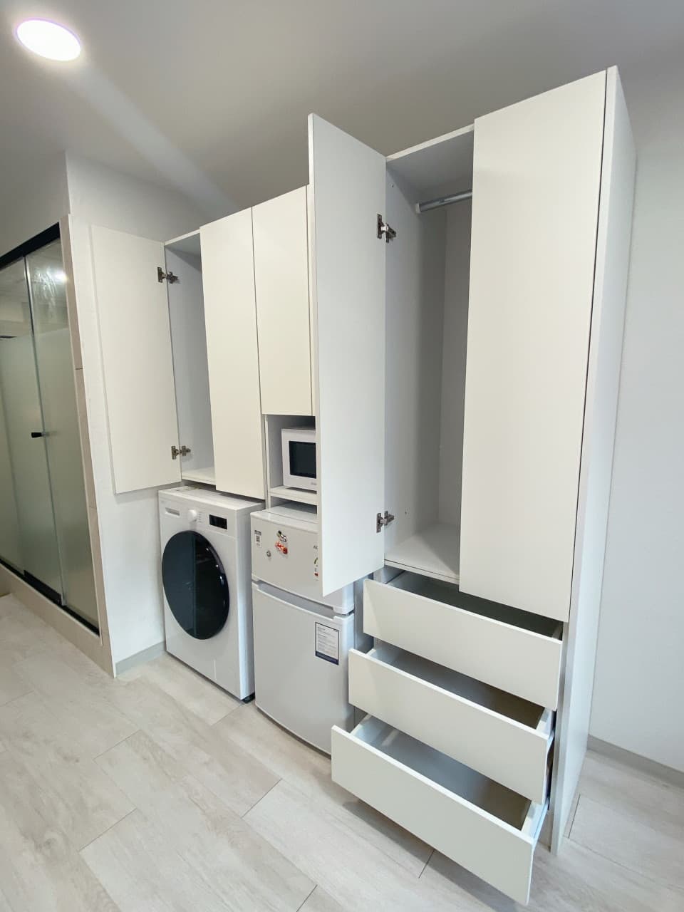 Fully Furnished Studio Standard (Deposit 300,000 KRW) — photo 2 of 4