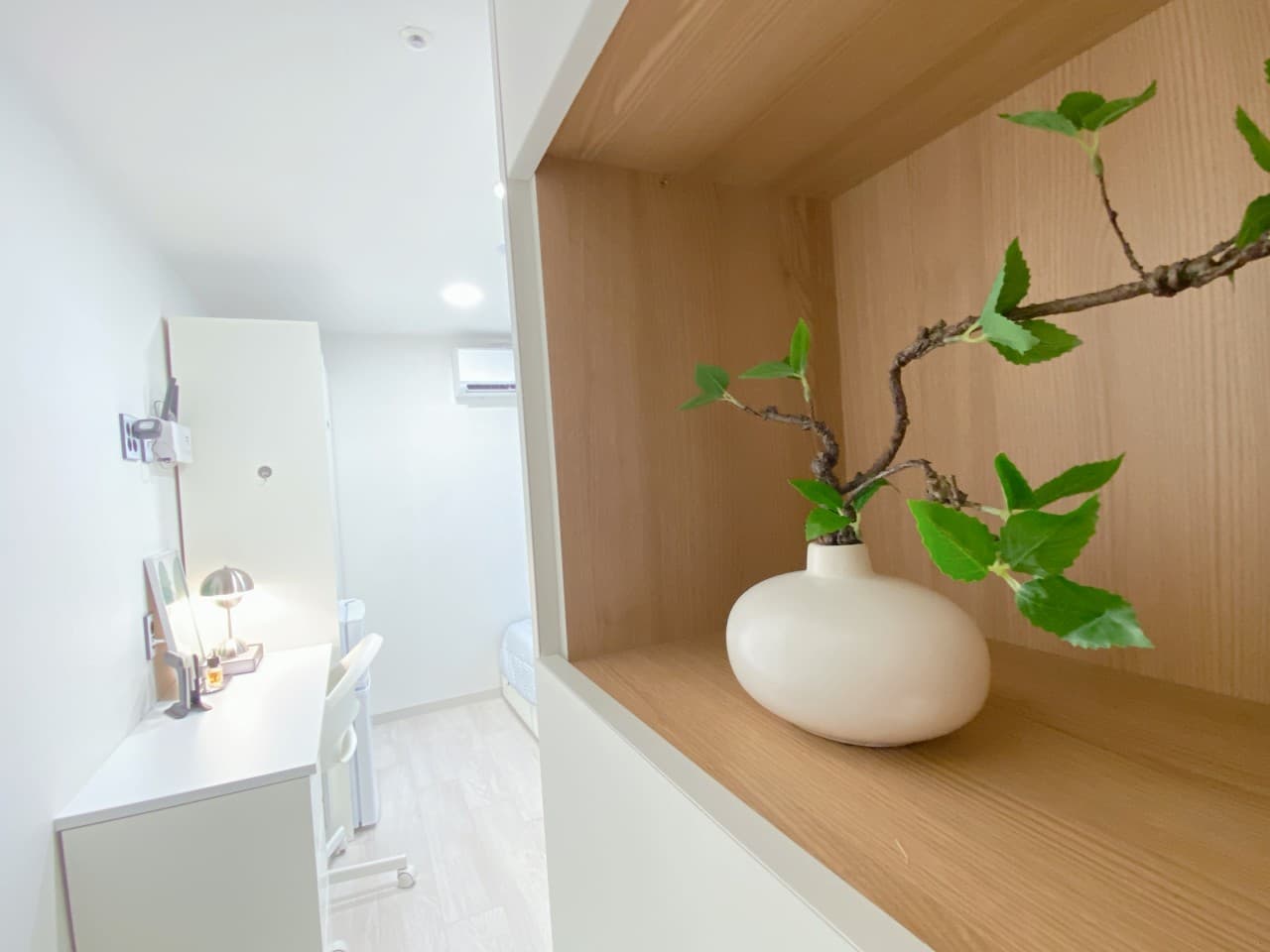 Fully Furnished Superior Studio (Deposit 300,000 KRW) — photo 5 of 5