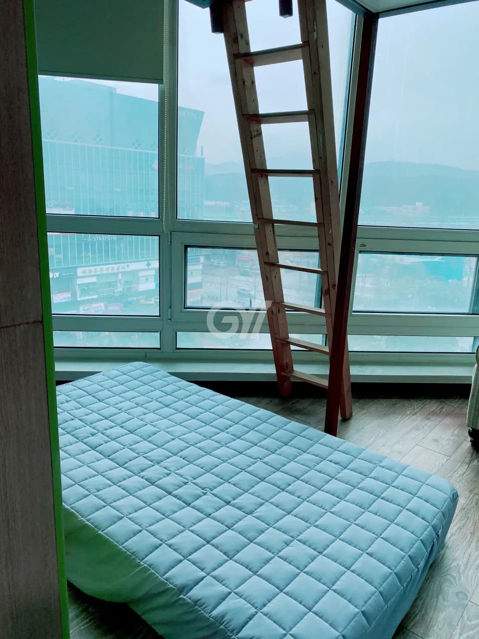 Exterior Large Room (Single Room) -- Deposit 300,000 KRW — photo 2 of 3
