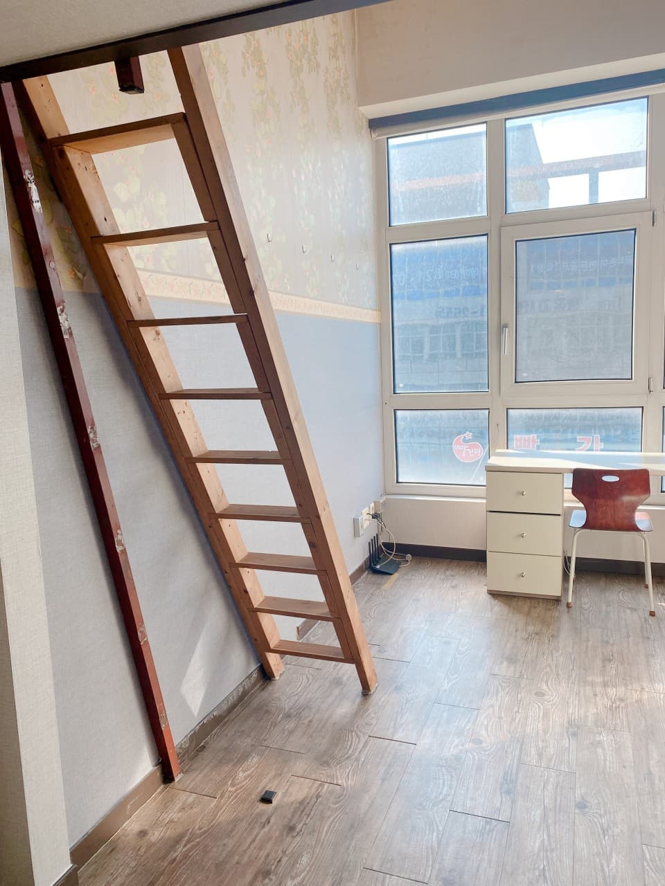 Exterior Basic Room (Deposit 300,000 KRW) — photo 2 of 6