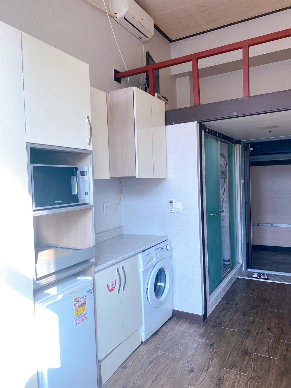 Exterior Basic Room (Deposit 300,000 KRW) — photo 6 of 6
