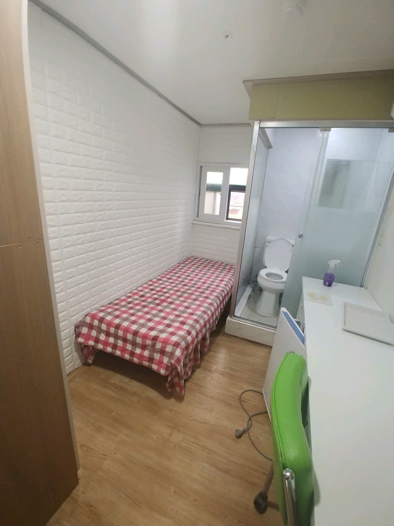 행복원룸텔 길동점 — photo 2 of 35