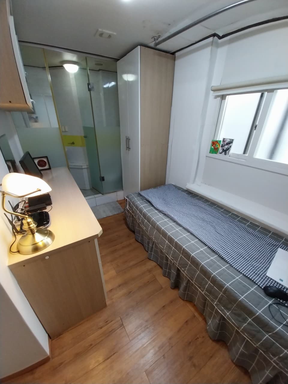 Room with Interior Window (Deposit 100,000 KRW) — photo 2 of 9