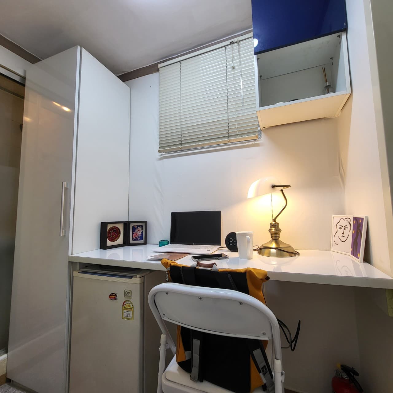 Exterior Window Room Type A (Deposit 100,000 KRW) — photo 1 of 4