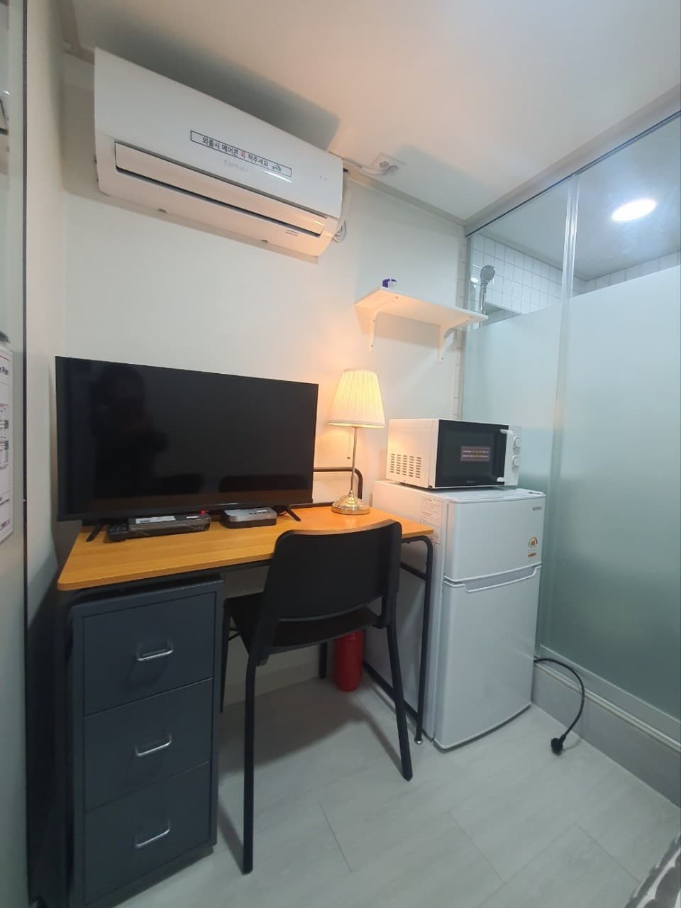 Standard Room (Exterior Window) - Deposit 200,000 KRW — photo 6 of 6