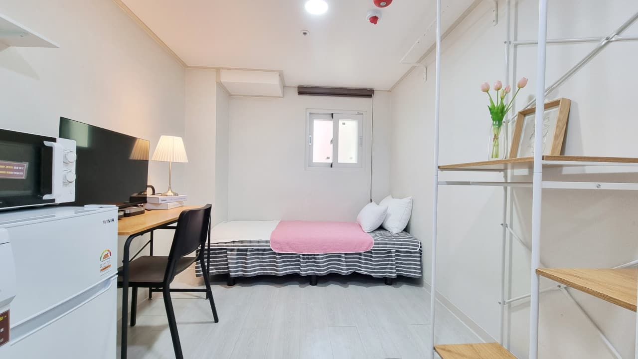 Suite Room (Deposit 200,000 won) — photo 4 of 4