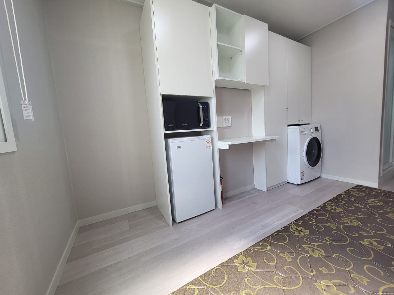 Deluxe Room (Deposit 200,000 KRW) — photo 1 of 7