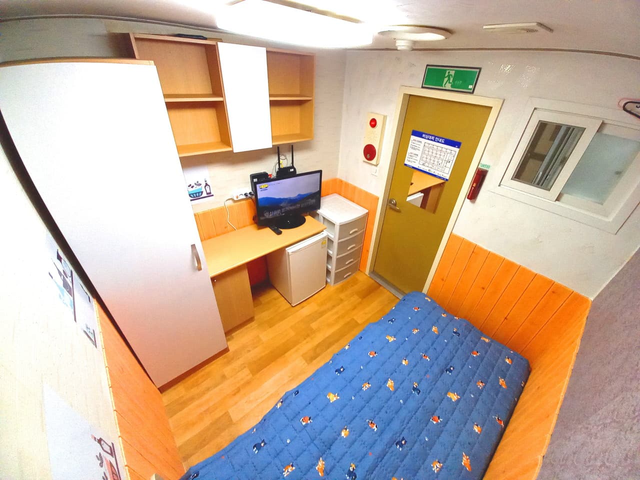 Standard Room 320,000–370,000 KRW — photo 2 of 16
