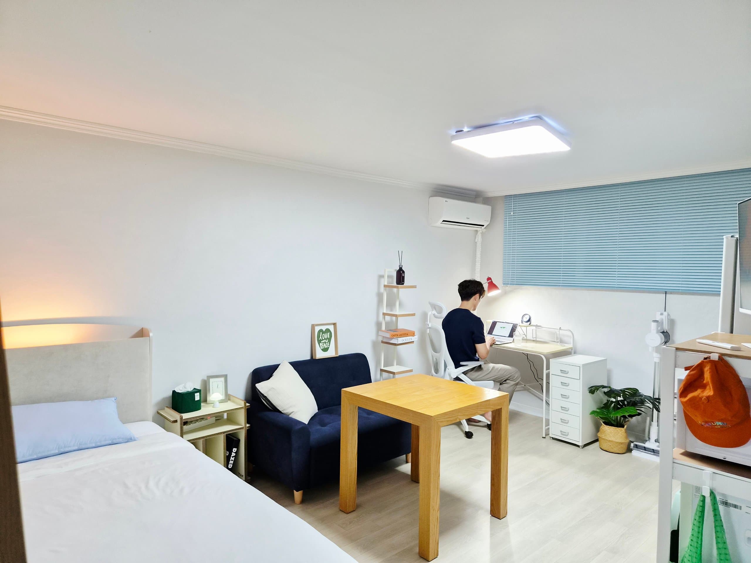 Cloud Room - Comforting & Mellow — photo 1 of 20