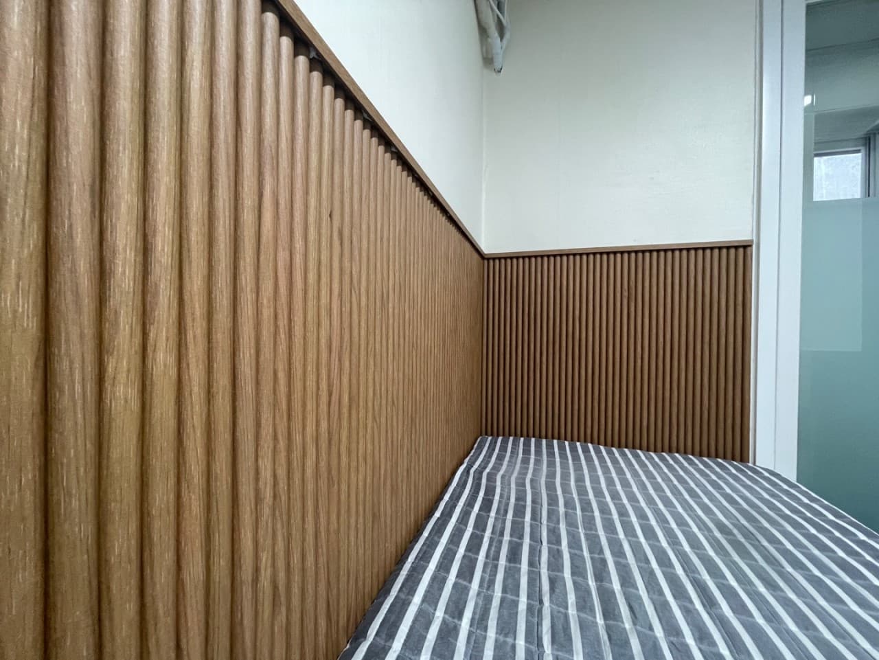 C (Interior Window Studio) - Deposit 150,000 KRW — photo 2 of 7