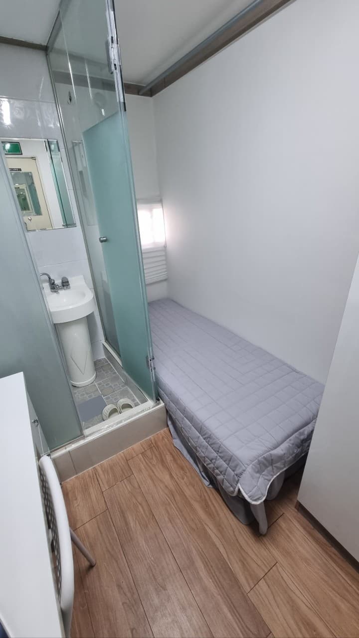 Shower Room (100,000 Won Deposit) β photo 1 of 2