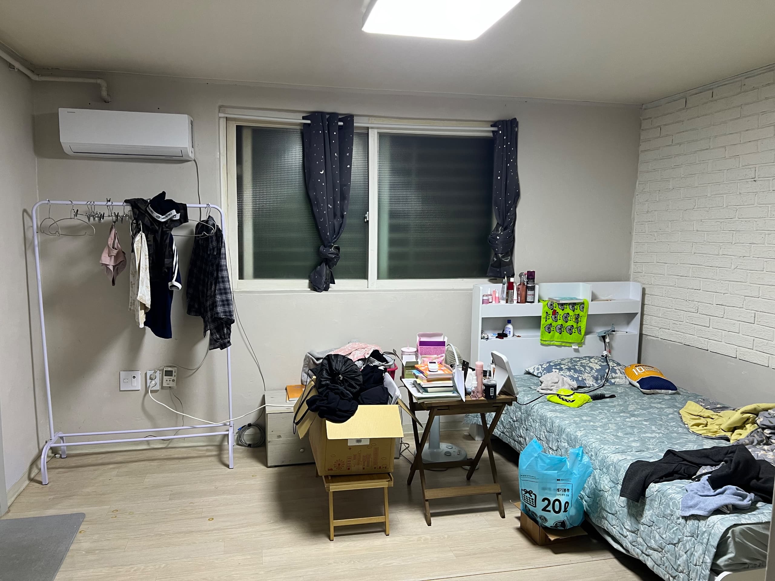 room 1 — photo 3 of 3