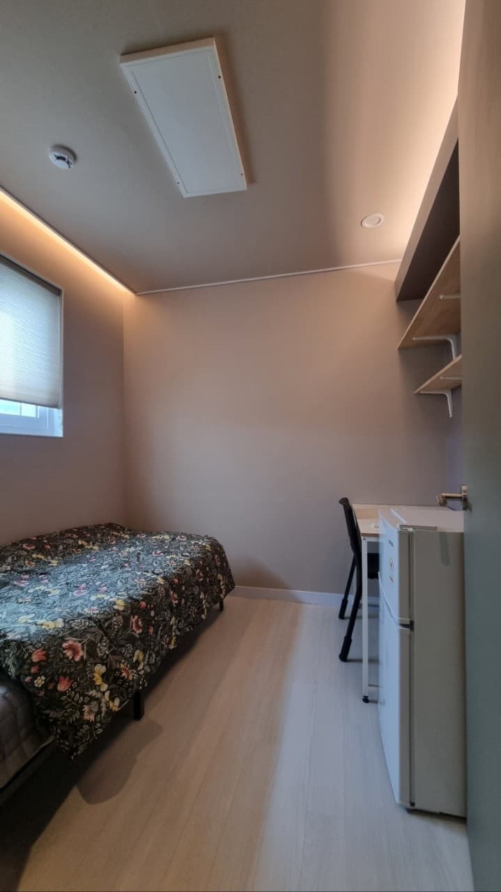 Room 501 (Deposit: 630,000 KRW) — photo 2 of 8