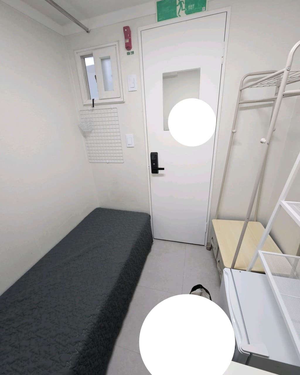 Small Interior Window (Mini Room) — photo 1 of 4