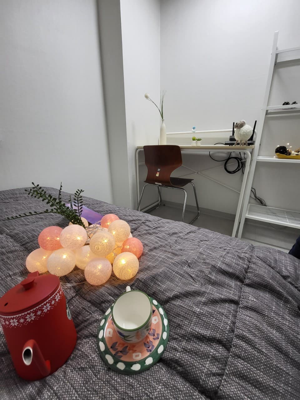 Small Interior Window (Mini Room) — photo 2 of 4