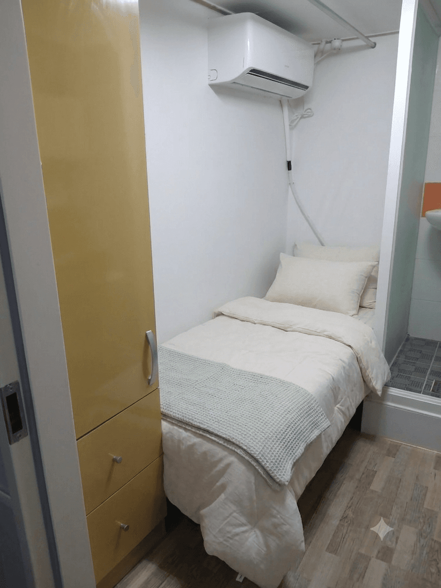 Standard Room with Inner Window (Private Bathroom) — photo 3 of 3