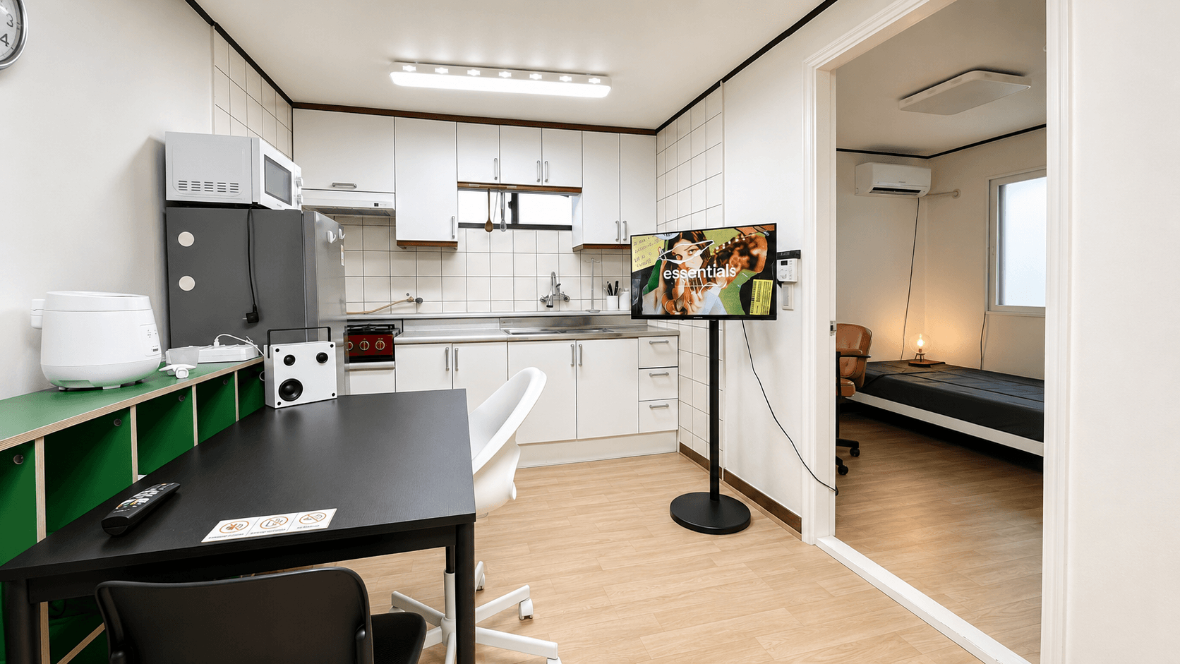 Warm Nest Seoul near Shinchon & Ewha & Hongdae / 3 bedrooms — photo 2 of 13