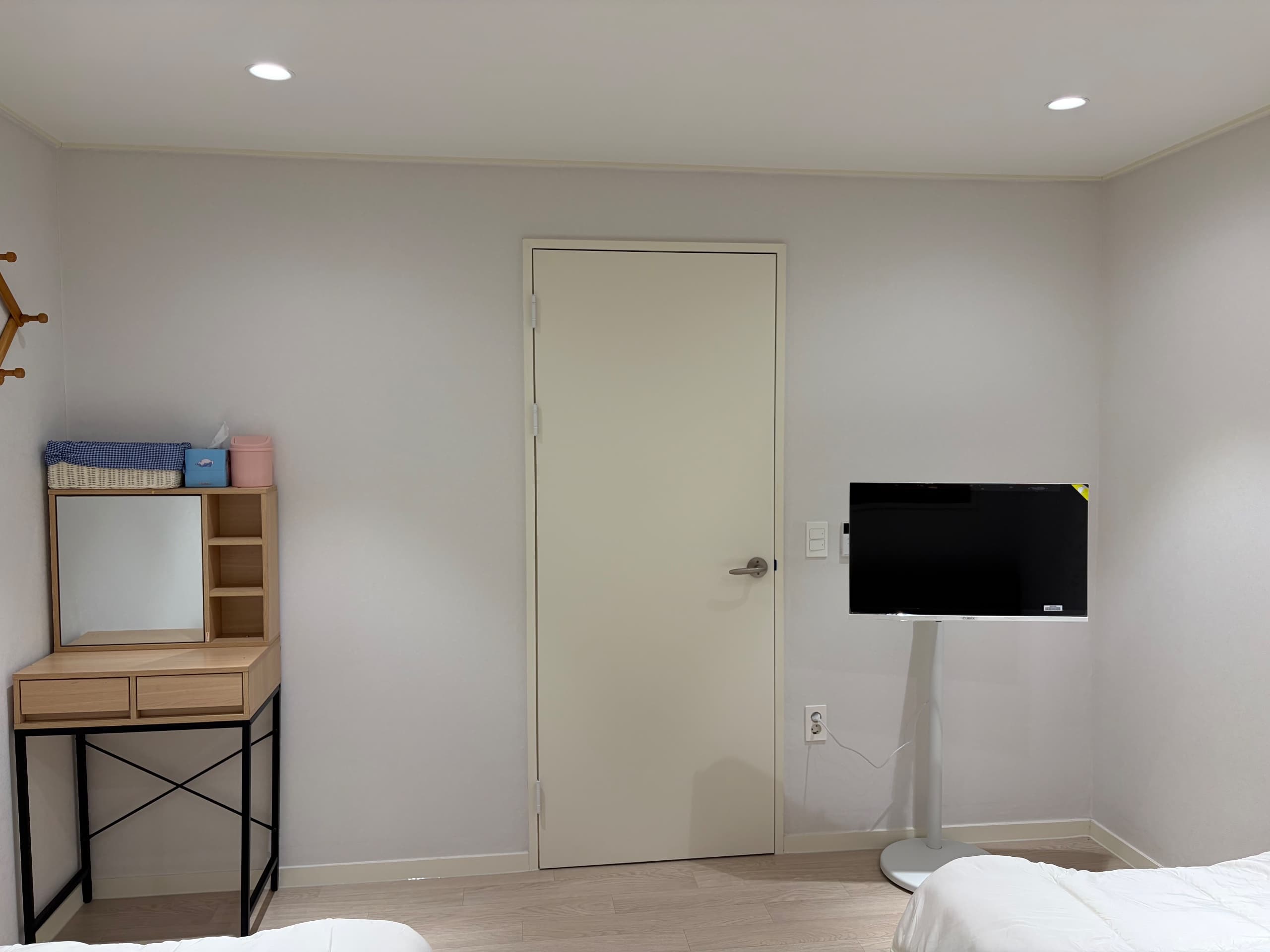 B01 — photo 2 of 6