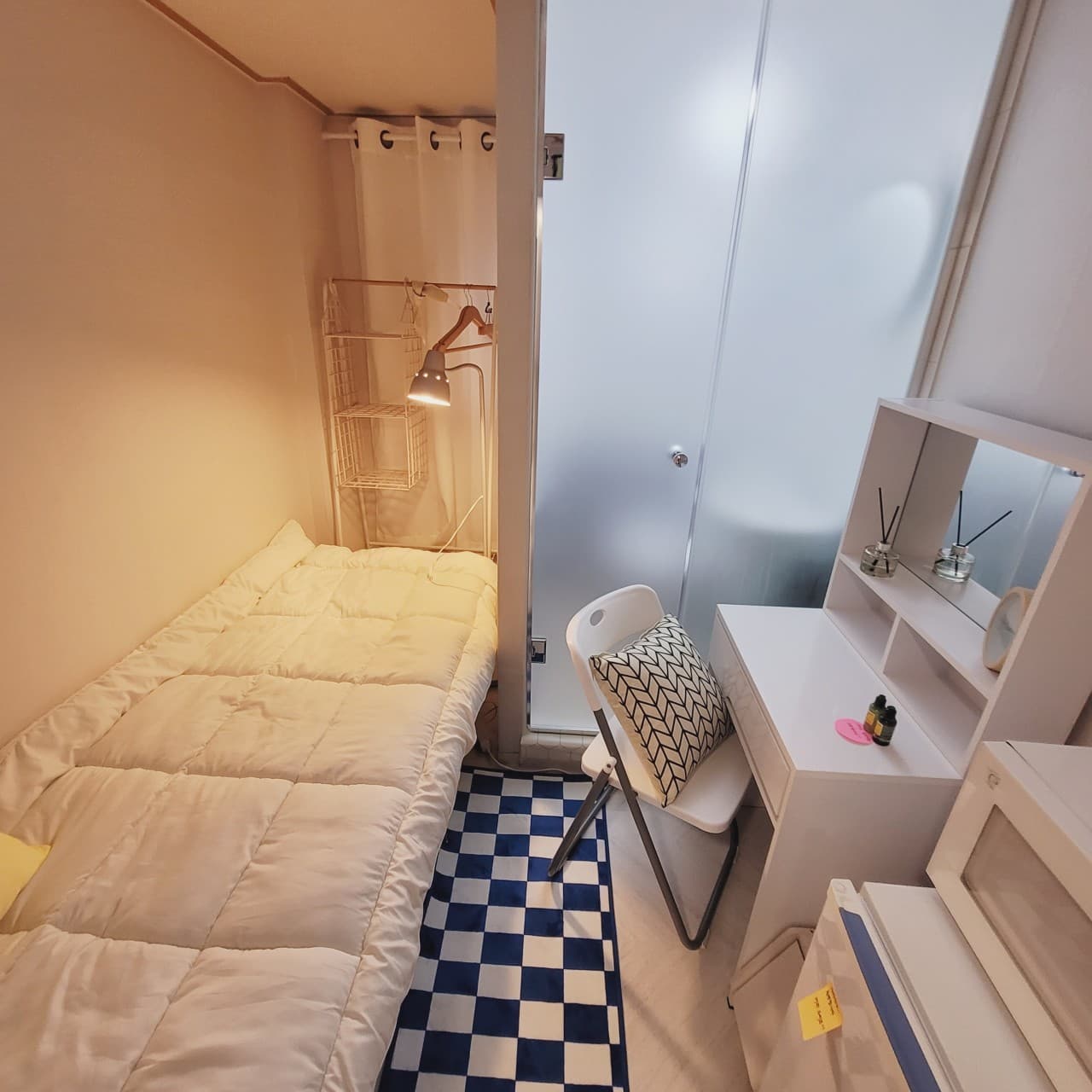 Premium Studio (Deposit 100,000 won) — photo 2 of 4