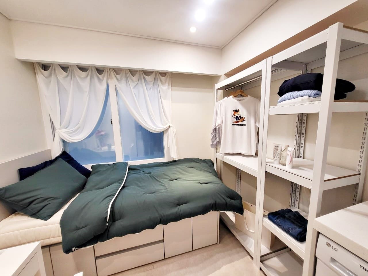 Room A (Studio Type) -- Deposit 300,000 KRW — photo 1 of 5