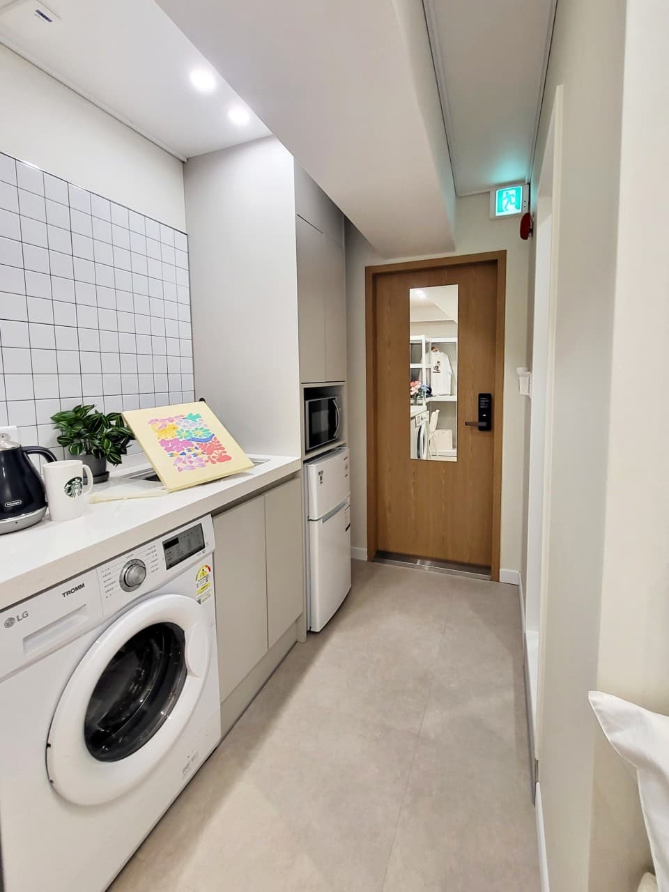 Room A (Studio Type) -- Deposit 300,000 KRW — photo 5 of 5