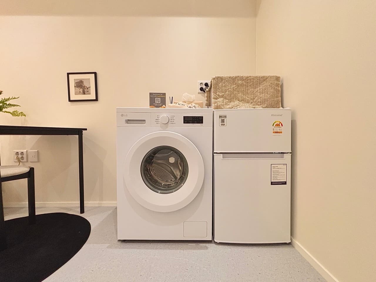 Room 403 (Deposit: 500,000 won) — photo 2 of 6