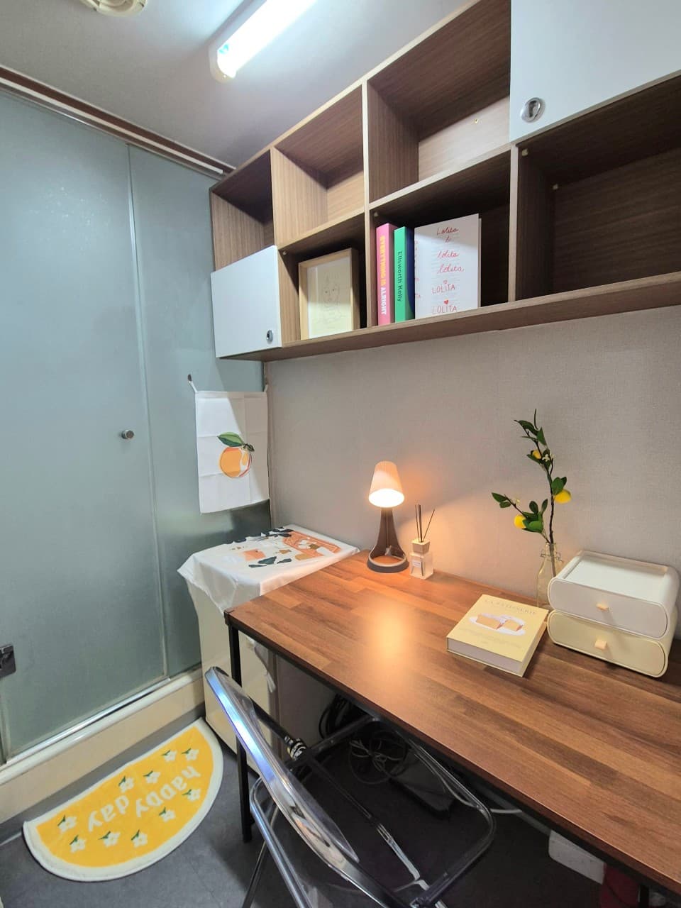 Compact Room with External Window (Deposit 100,000 KRW) — photo 1 of 6