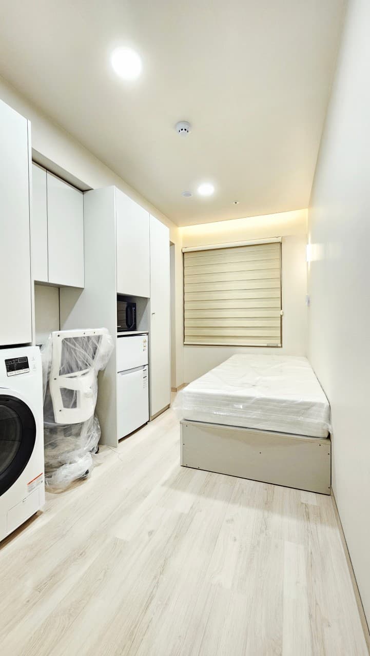 Standard B (Deposit 300,000 won) — photo 1 of 6