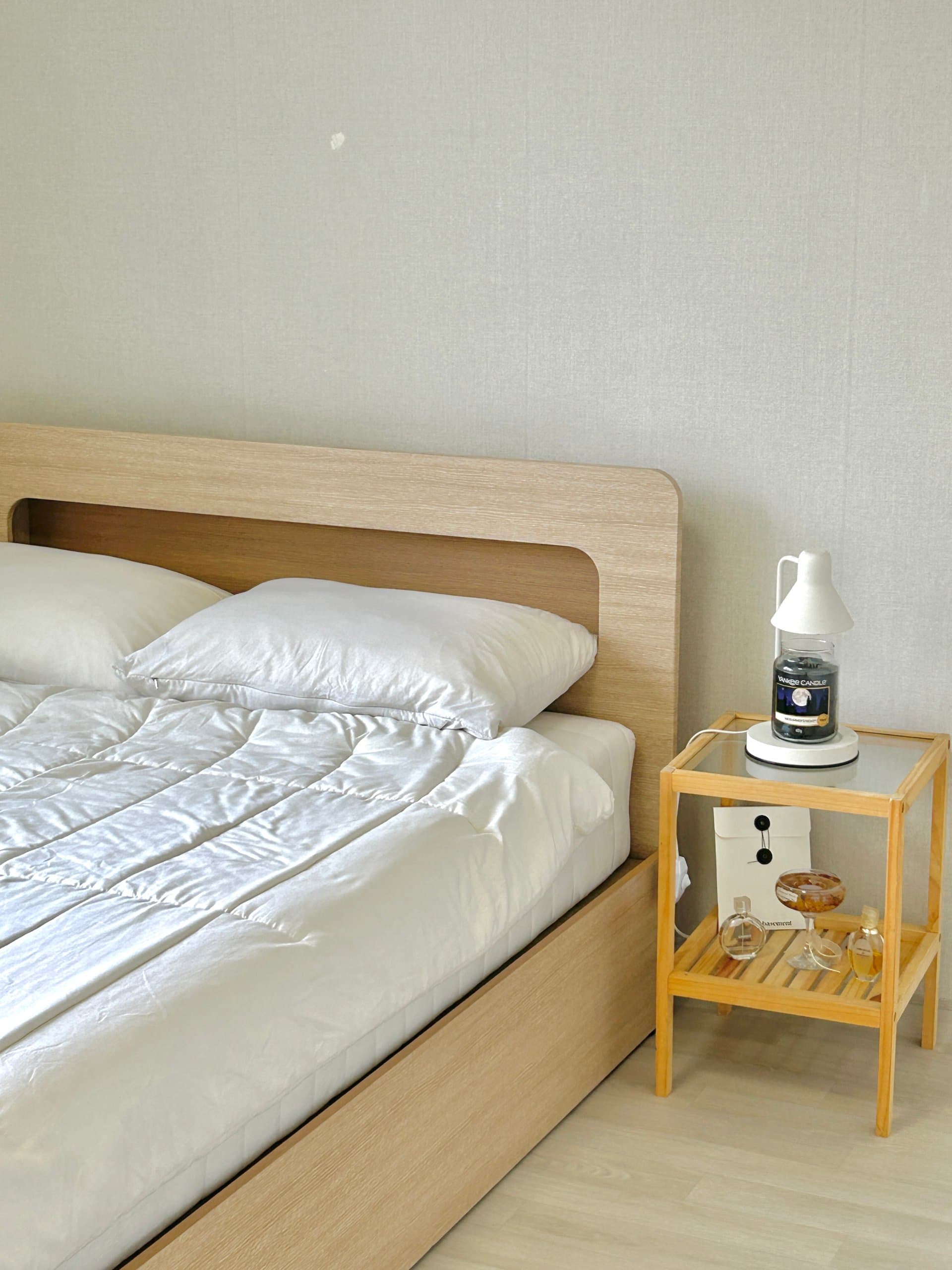 uyoung's room — photo 1 of 12