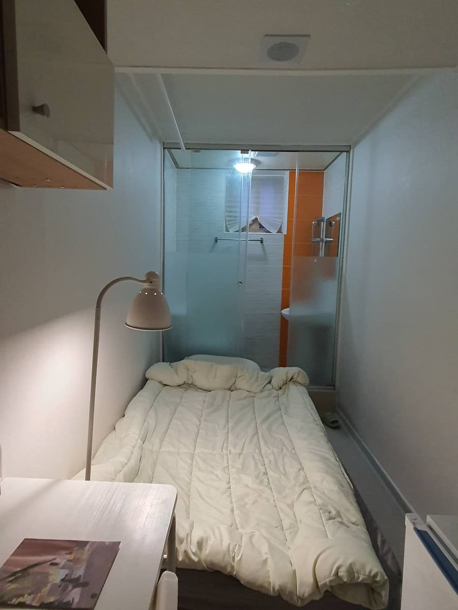 Premium (100,000 KRW Deposit) — photo 1 of 3